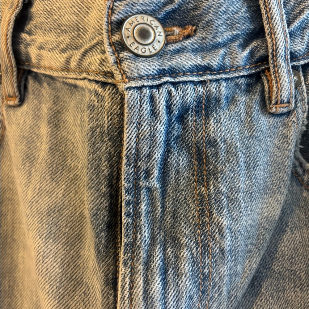 American Eagle Truly Two Toned Skater Jean Light Blue Distressed Sz 12 Short - Picture 3 of 14